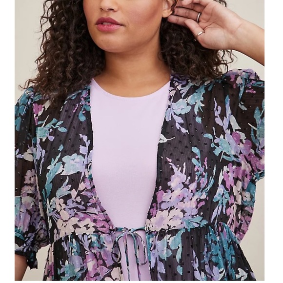 TORRID NWT RUFFLE KIMONO - CHIFFON CLIP DOT FLORAL BLACK - Picture 2 of 6